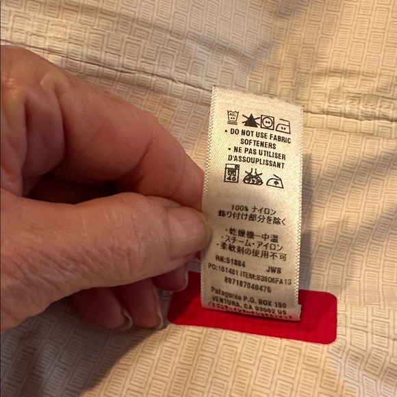 Patagonia Women's Dark Pink Hooded Waterproof Jacket - Picture 15 of 16